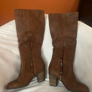 Crown Vintage brown knee high boots size 6